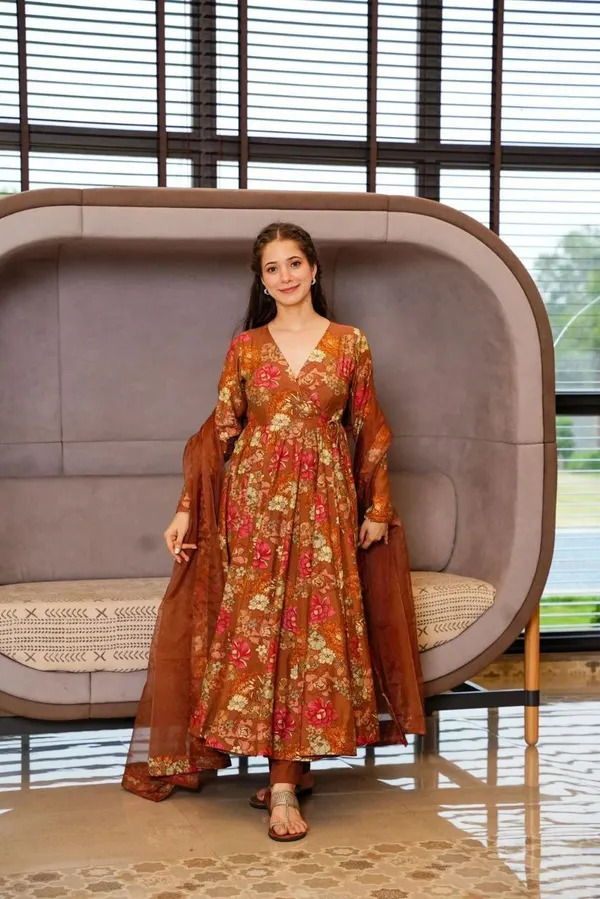 SANTORI_FLORAL_PRINT_SUIT_SET